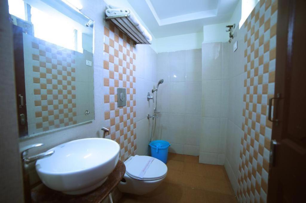 Hotel Way Inn Grand Tirupati Exterior photo